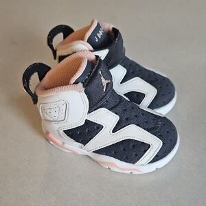 Nike Air Jordan 6 Retro Sneakers